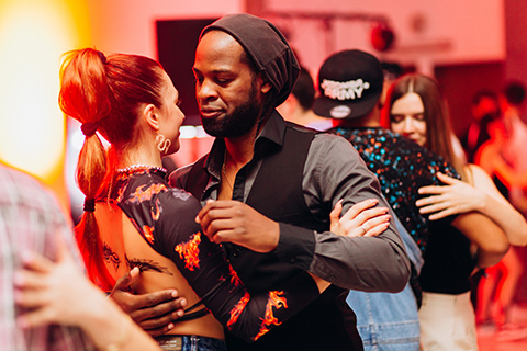 Stages Bachata et Salsa le 9 mai 2026