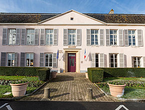 La mairie de Sennecé-les-Mâcon - Agrandir l'image (fenêtre modale)