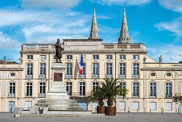 L'Hôtel de Ville quai Lamartine à Mâcon