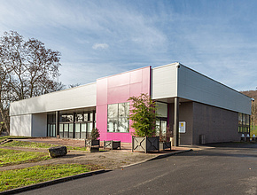 La salle des fêtes de Sennecé-les-Mâcon - Agrandir l'image (fenêtre modale)