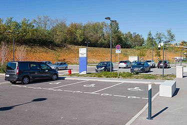 Le parking du stade Marie-José Pérec à la Grisière