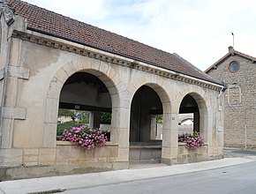 Le lavoir de Sennecé-les-Mâcon - Agrandir l'image (fenêtre modale)